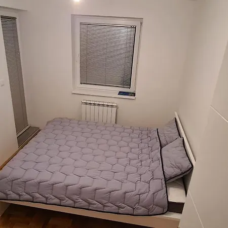 Lovely Small Near The Airport. Διαμέρισμα Σαράγεβο